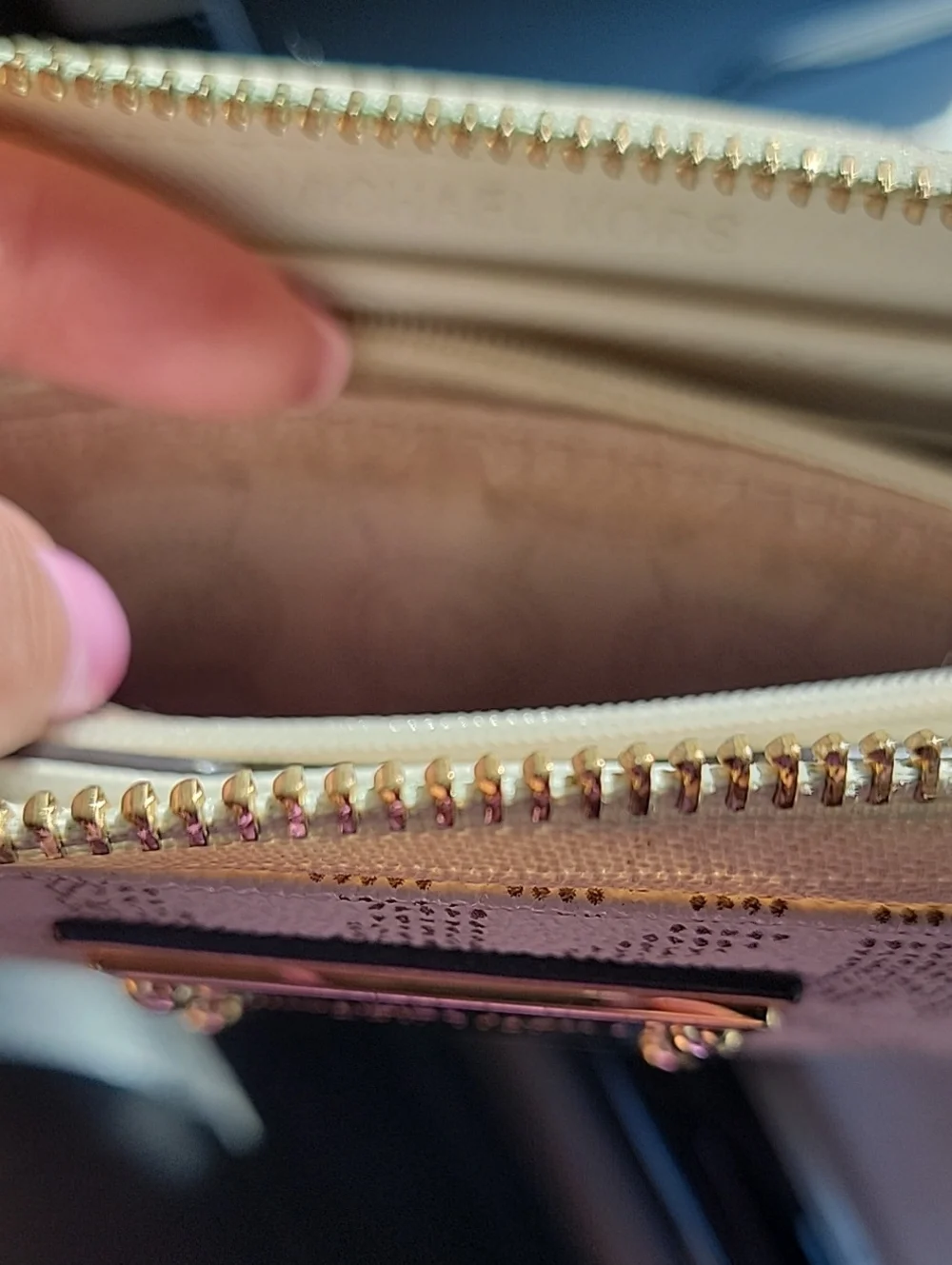 Michael Kors Jet Set Signature Logo Continental Wallet In Vanilla